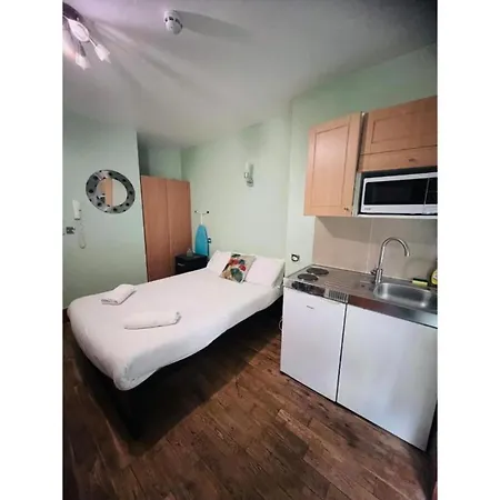 G3- Great Studio For 2 With Patio Near Hyde Park